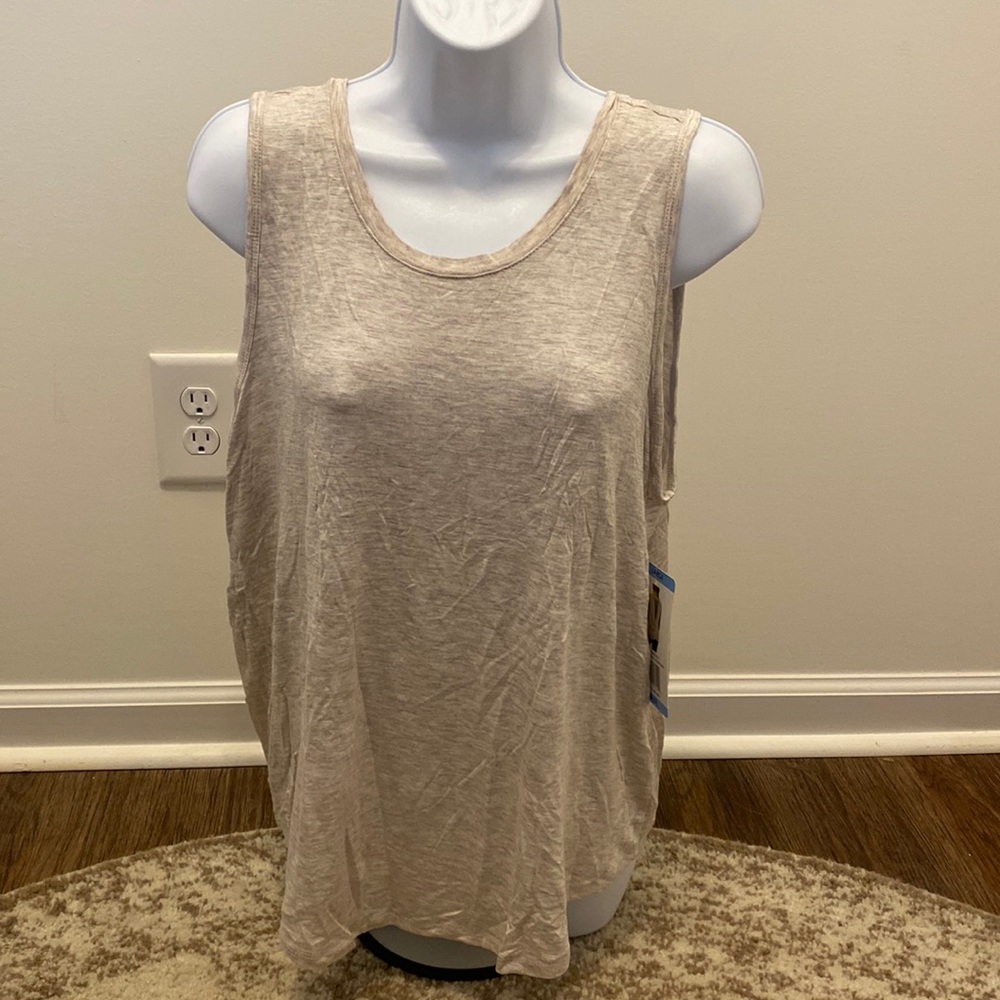 NWT TANK TOP, Size Large